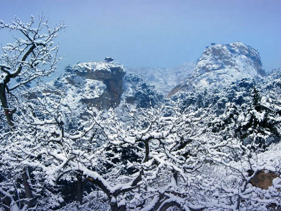 冬天医巫闾山景象